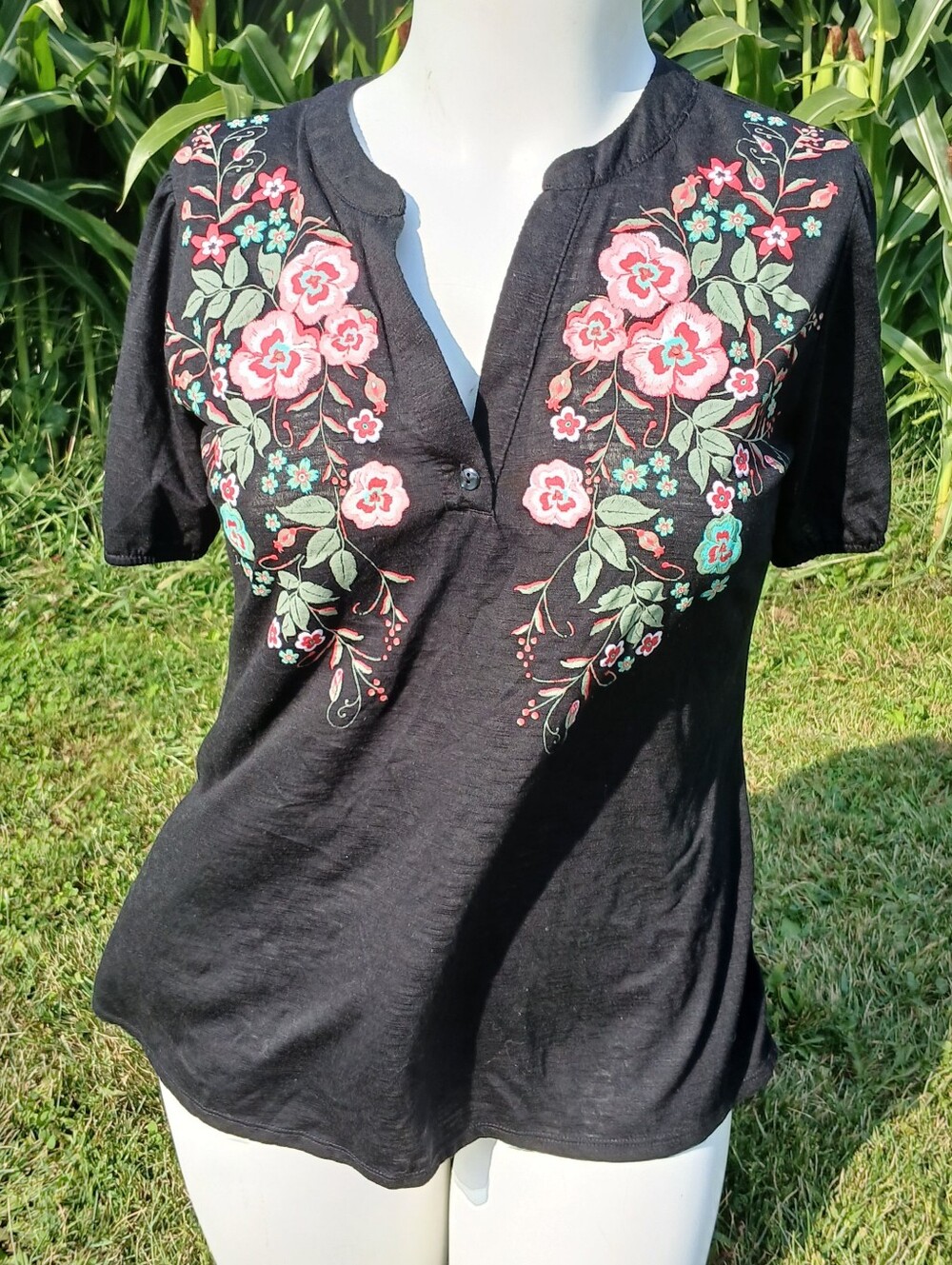 Black Embroidered Floral V-Neck Short Sleeve Shirt Top womens plus size 1X XL